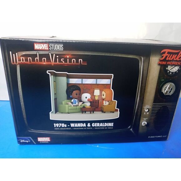Funko POP! Mini Moments: Marvel's WandaVision Living Room 70's Wanda & Geraldine - Picture 4 of 5